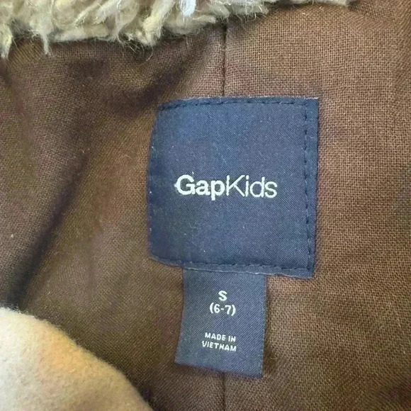 Gap - Picture 7 of 8